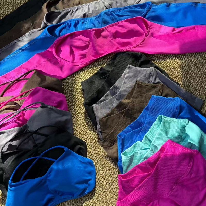 Pilates Yoga Gear - ชุดออกกำลังกายผู้หญิงแบบยืดหยุ่นสูง Vision Shrug เสื้อชั้นในกีฬาและกางเกงขาสั้น ชุดโยคะสวมใส่สบายสำหรับออกกำลังกาย
