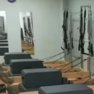 Pilates Yoga Hot - เครื่องรีฟอร์มเมอร์พิลาทิสแบบปรับได้ ทำจากไม้ แข็งแรง ทนทาน ขายดี เหมาะสำหรับสตูดิโอโยคะและการออกกำลังกาย